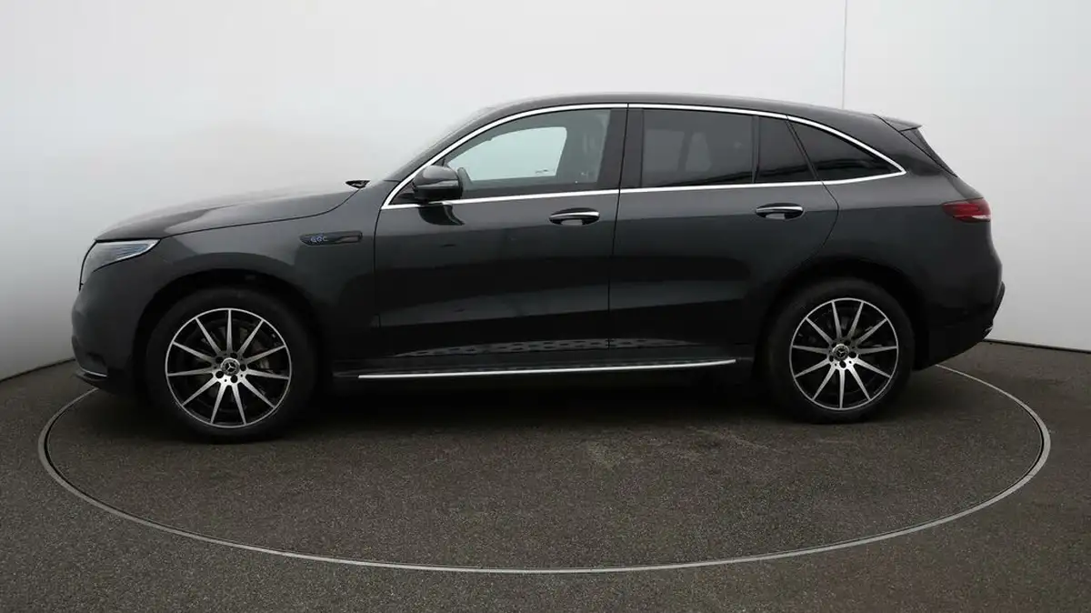 2022-mercedes-benz-eqc-e-eqc-400-amg-line-big-4