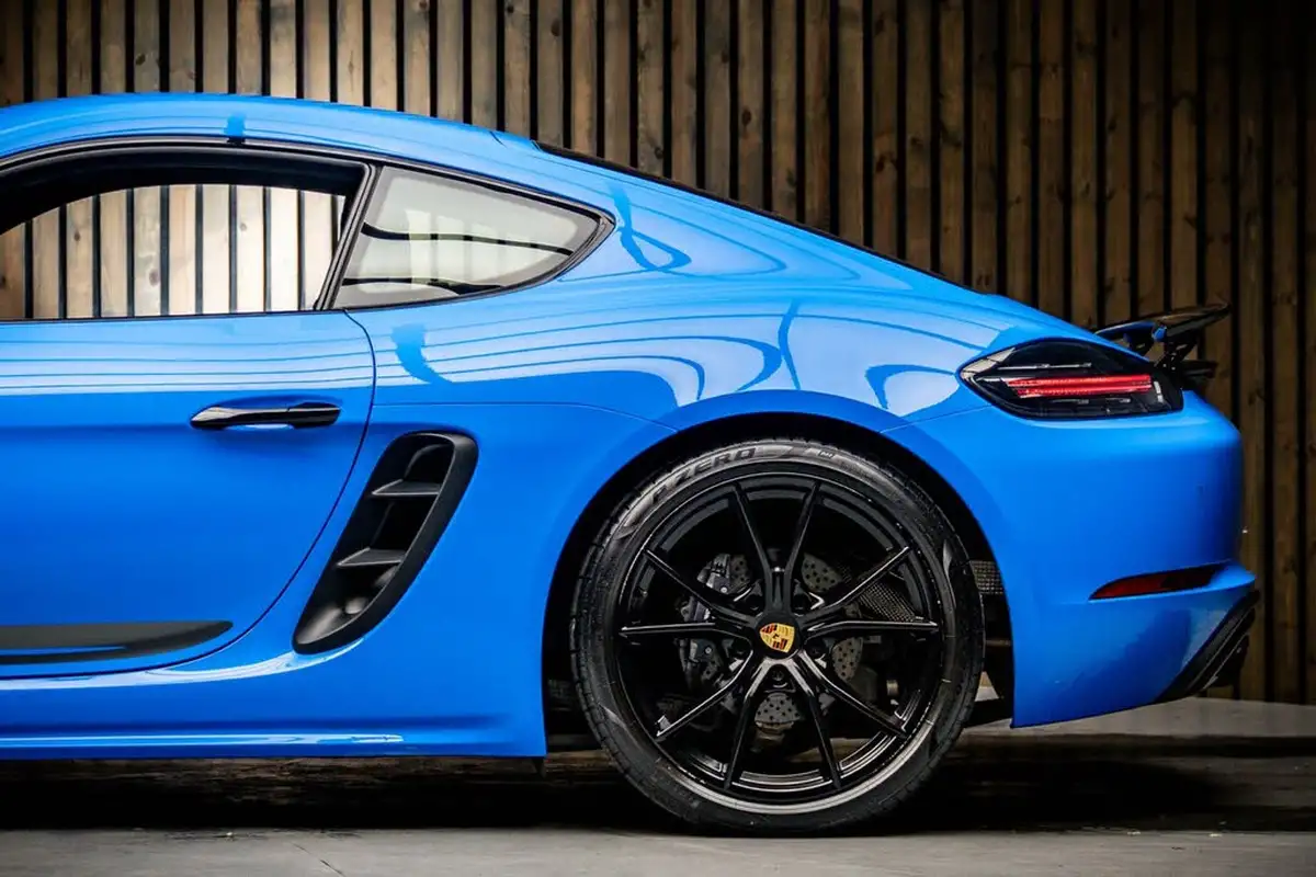 2022-porsche-cayman-718-20-cayman-t-pdk-big-16