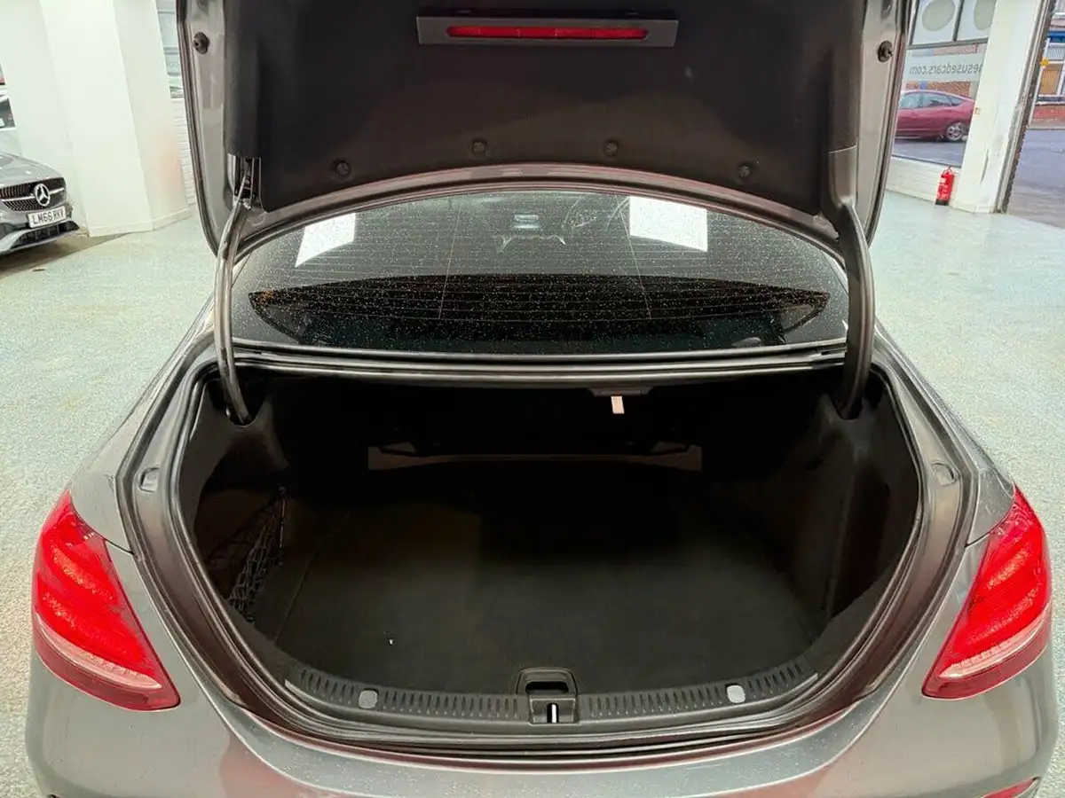 2016-mercedes-benz-e-class-20d-e220d-amg-line-ss-saloon-4d-big-9