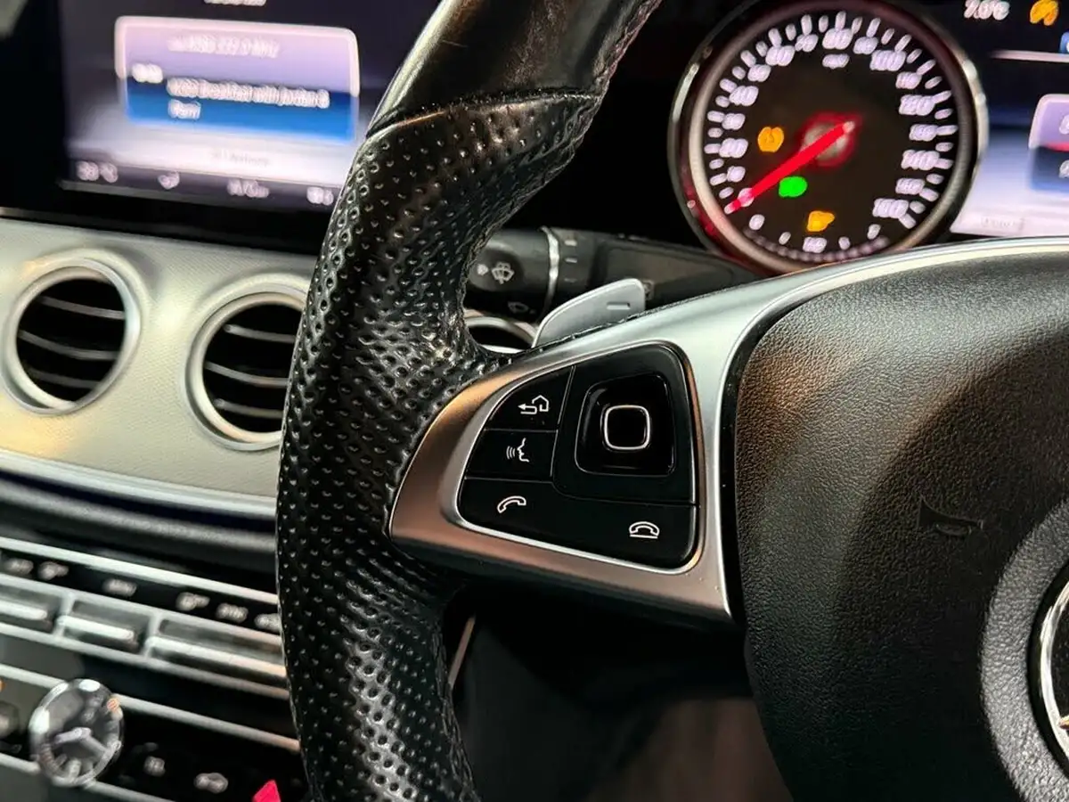 2016-mercedes-benz-e-class-20d-e220d-amg-line-ss-saloon-4d-big-33