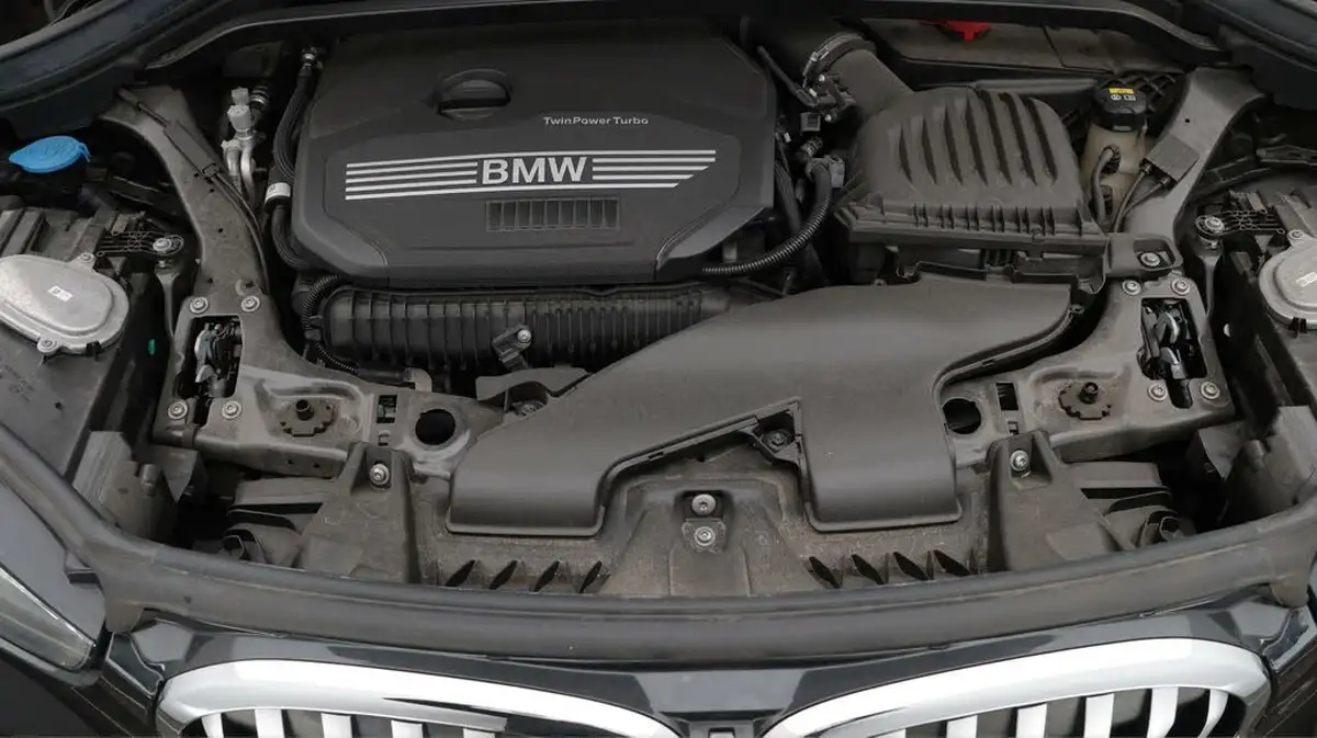 2021-bmw-x1-20-sdrive20i-xline-big-19