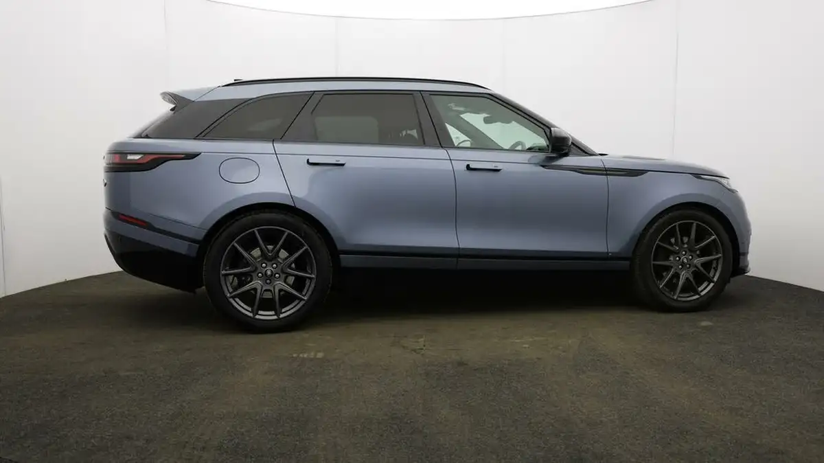 2022-land-rover-range-rover-velar-20-d200-r-dynamic-hse-big-53