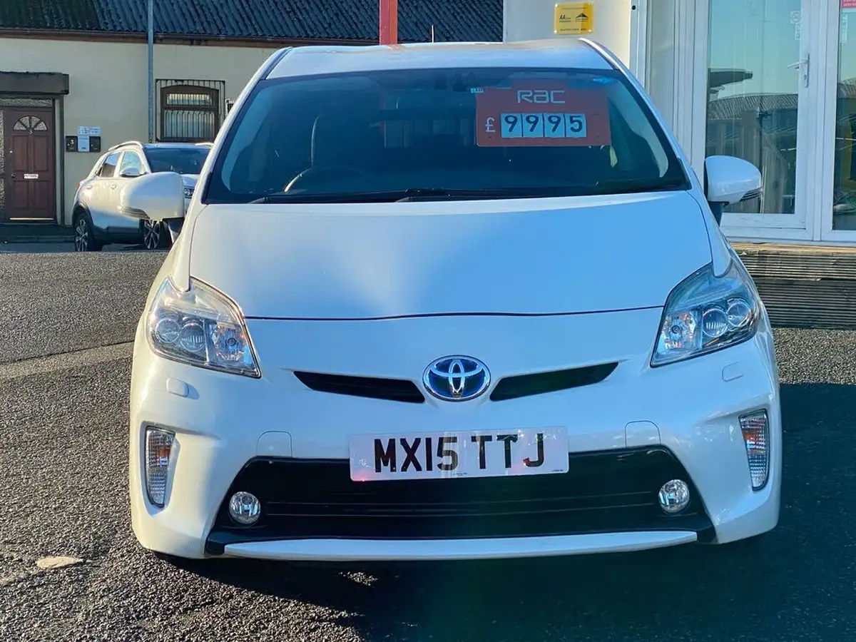 2015-toyota-prius-18-t-spirit-big-6