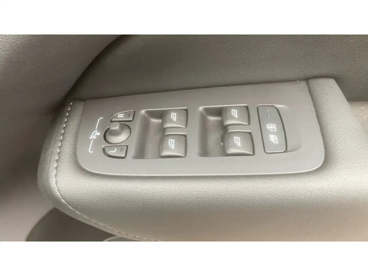 2024-volvo-xc60-20-b5-plus-big-27