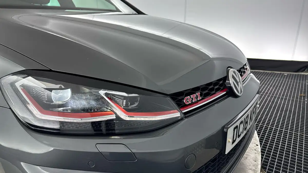 2018-volkswagen-golf-20-tsi-gti-5d-dsg-big-28