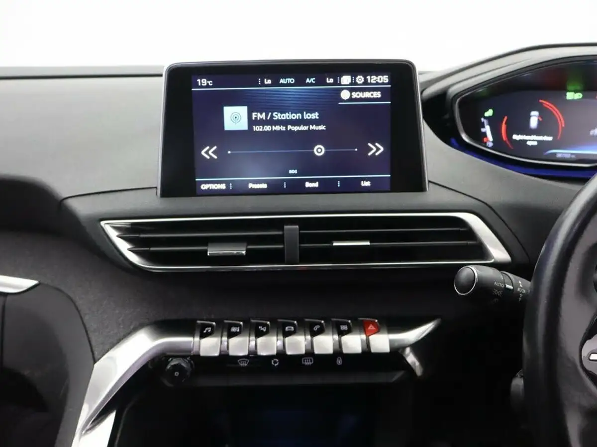 2017-peugeot-3008-suv-16-bluehdi-allure-big-12