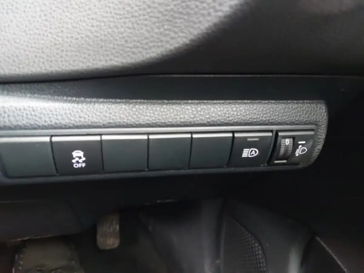 2022-toyota-corolla-18-vvt-i-icon-120bhp-spare-wheel-touring-sports-5d-big-15