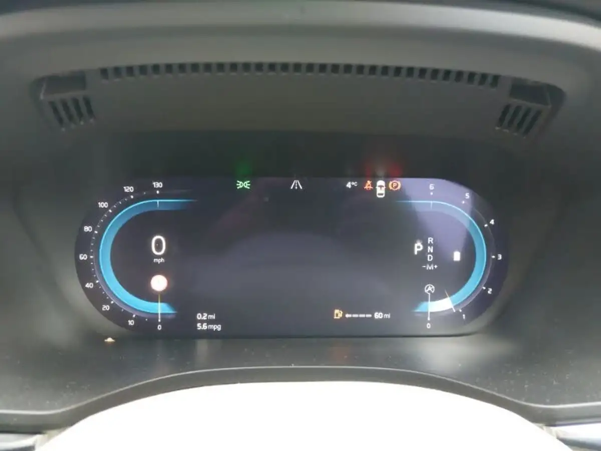 2021-volvo-xc60-20td-b4-momentum-awd-big-10