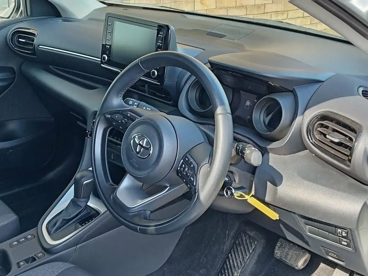 2022-toyota-yaris-15-vvt-i-design-big-4