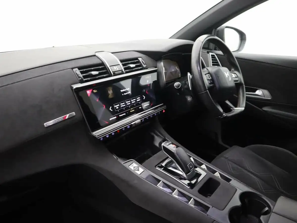 2018-ds-ds-7-crossback-16-puretech-performance-line-225ps-big-8