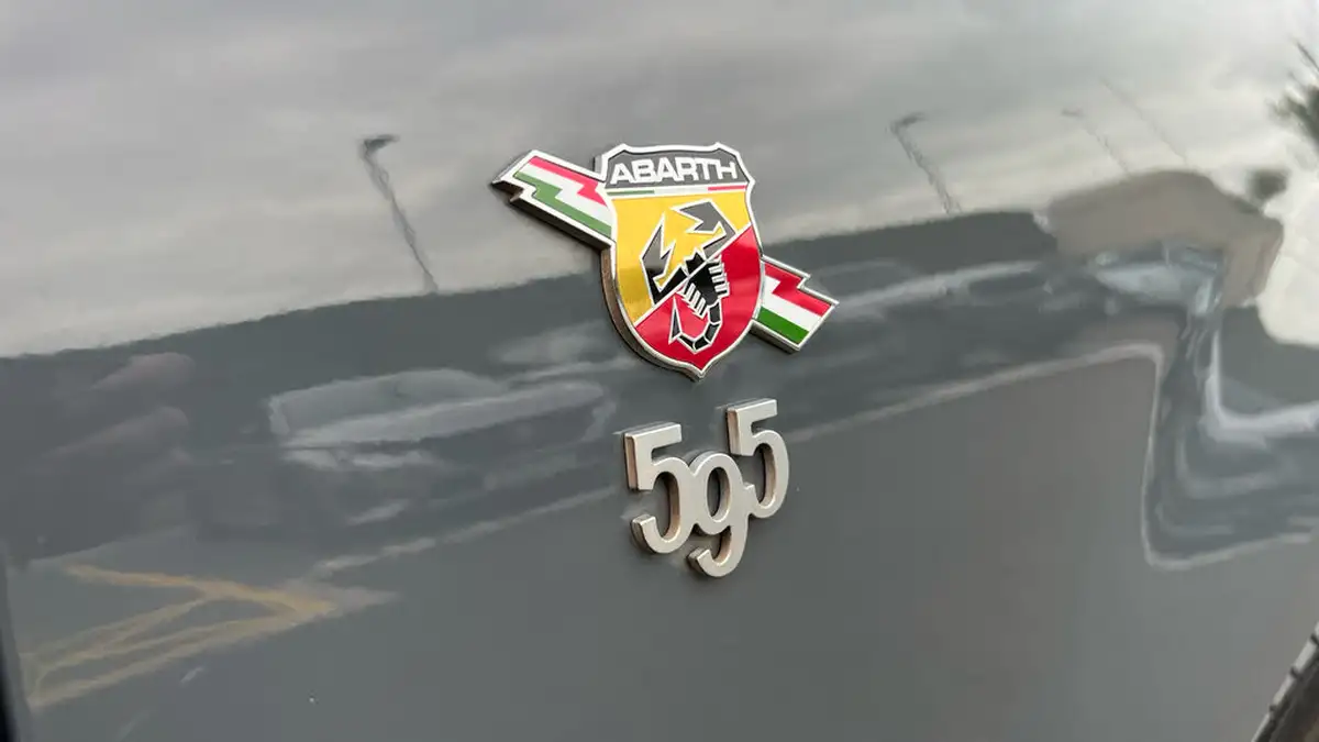 2021-abarth-595-14-tjet-big-43