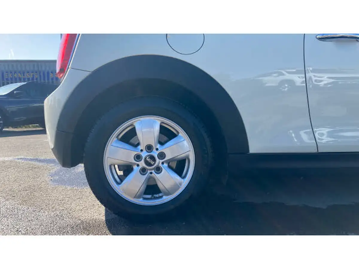 2020-mini-cooper-15-cooper-classic-nav-hatchback-3d-big-6