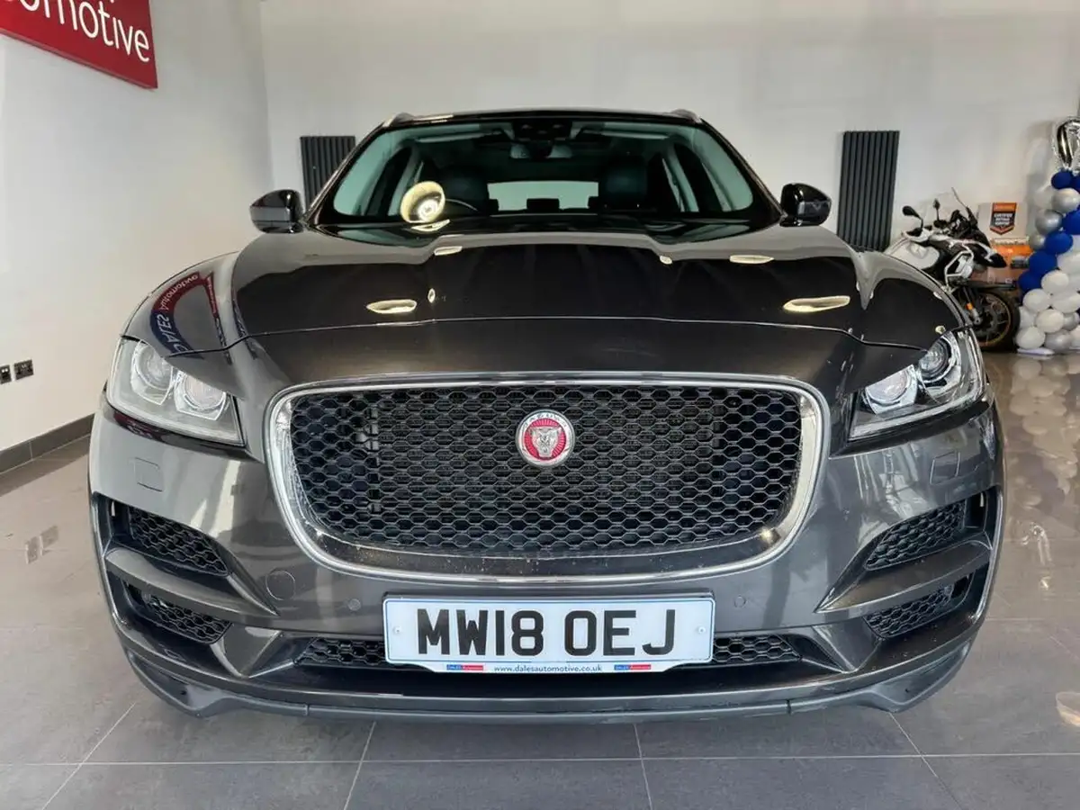 2018-jaguar-f-pace-30td-portfolio-awd-big-9
