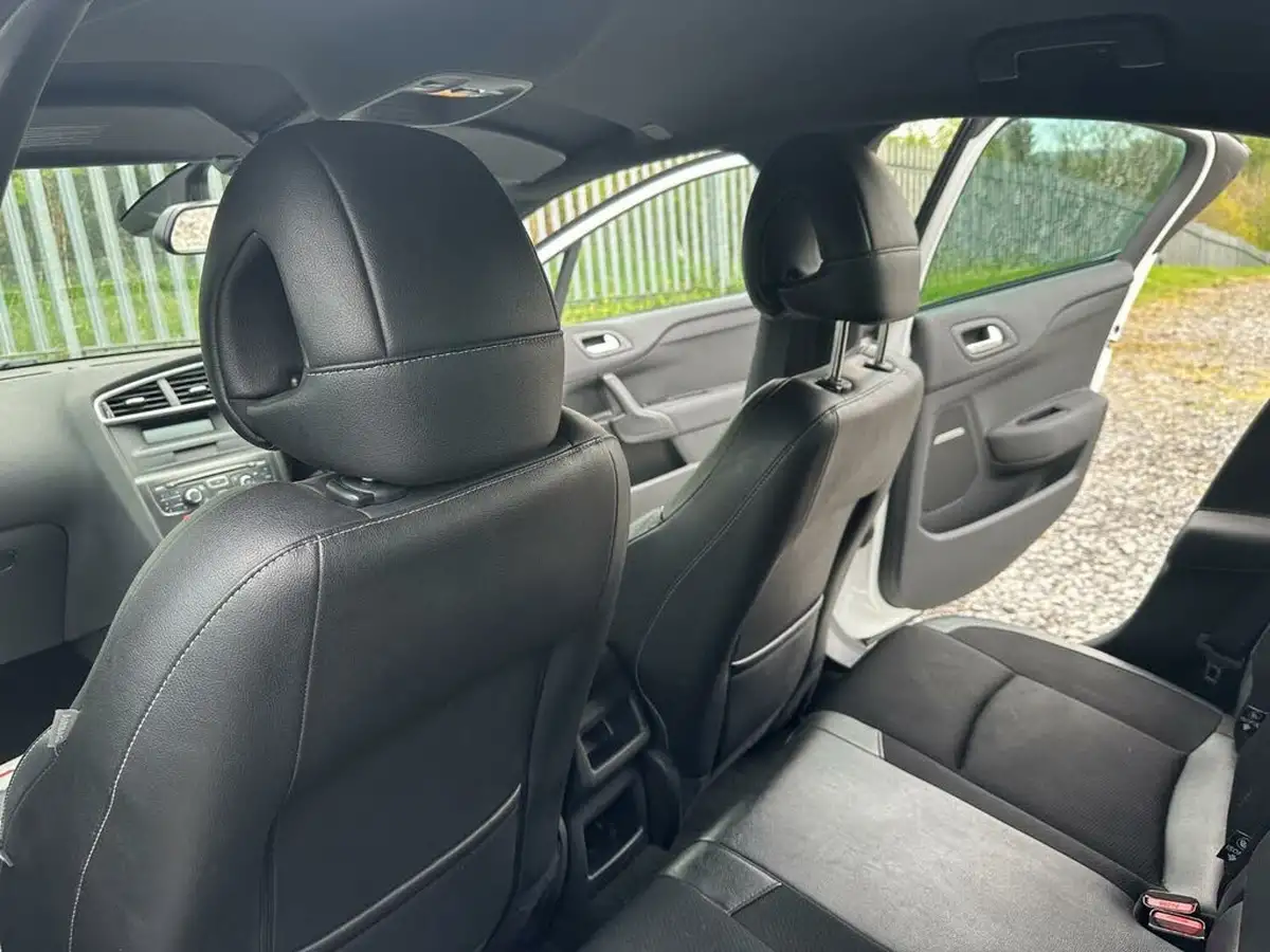2012-citroen-ds4-16td-dstyle-16hdi-110ps-big-15