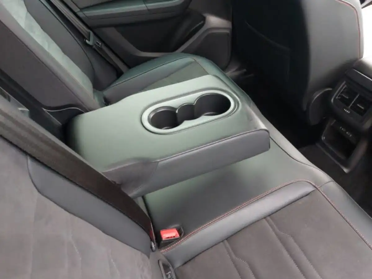 2023-seat-ateca-15-ecotsi-fr-big-12
