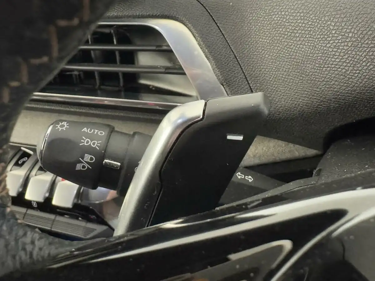 2021-peugeot-5008-suv-12-puretech-gt-eat8-big-16