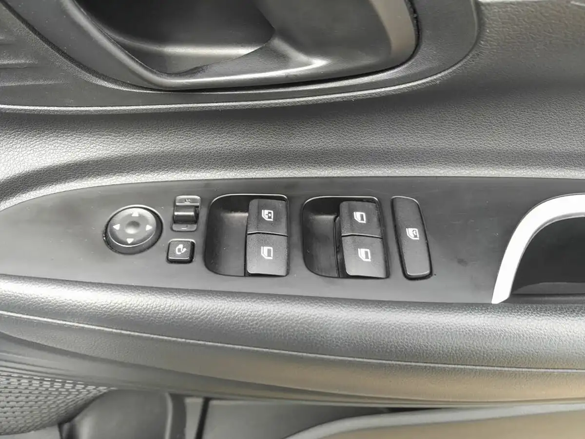 2022-hyundai-bayon-10-t-gdi-se-connect-dct-big-17