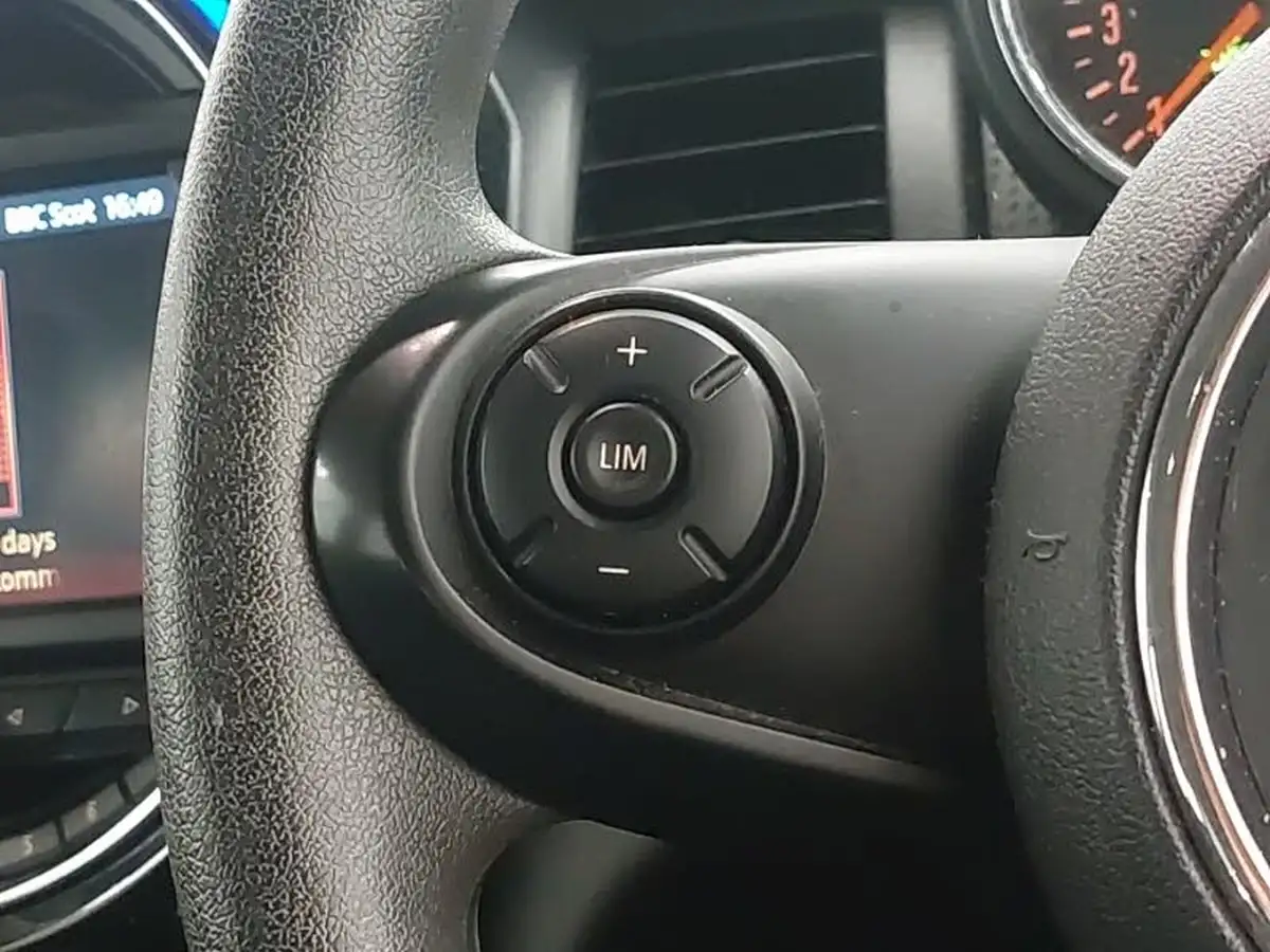 2019-mini-cooper-15-cooper-classic-hatchback-5d-big-10