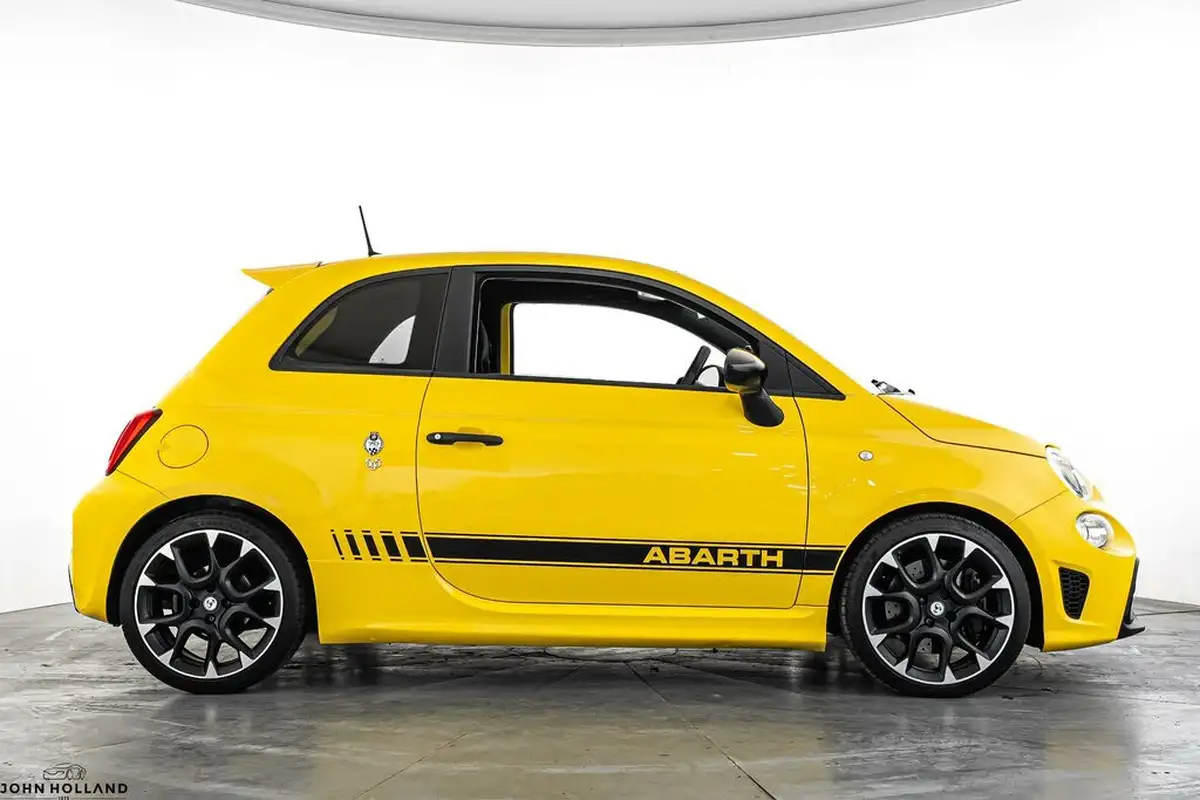 2020-abarth-595-14-tjet-competizione-big-9