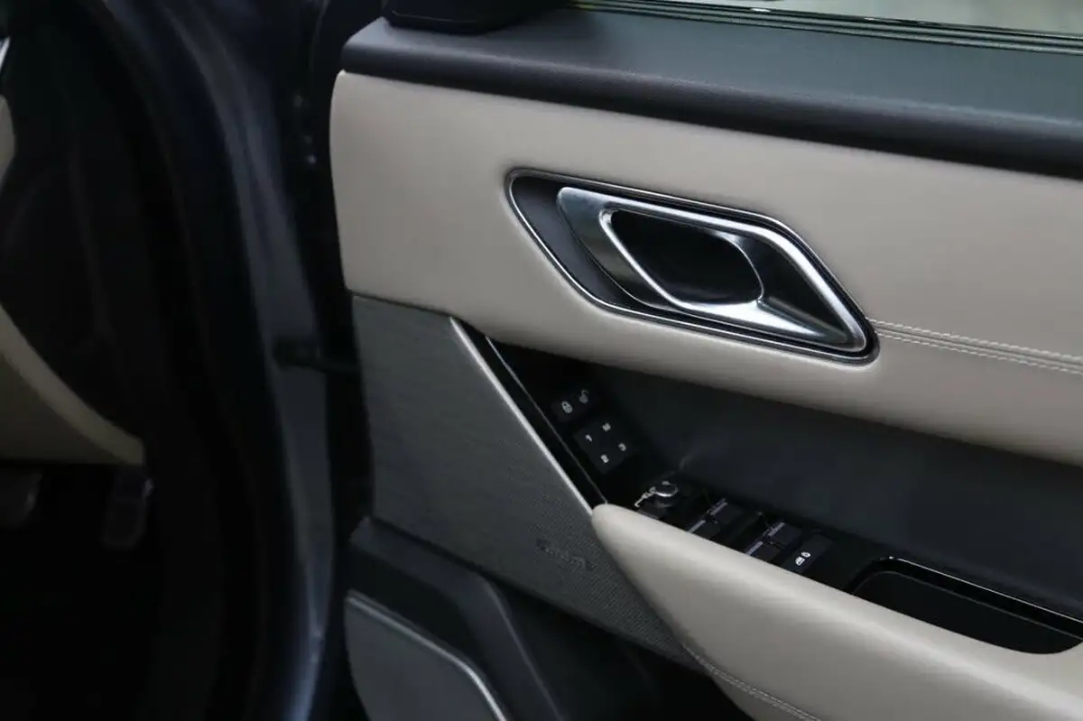 2019-land-rover-range-rover-velar-20-d240-r-dynamic-hse-big-27