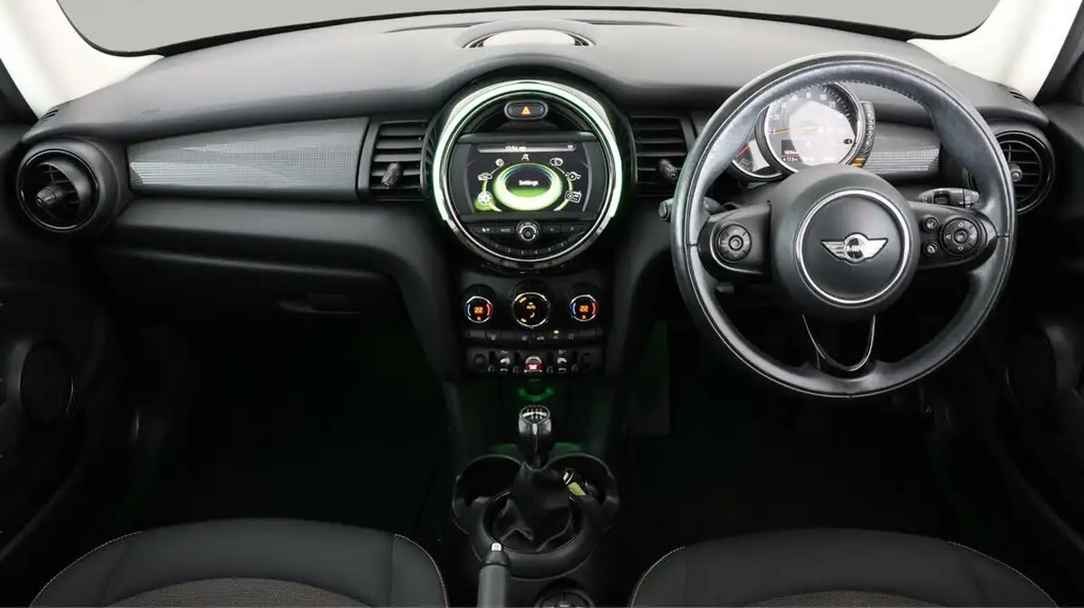 2017-mini-cooper-15-cooper-ss-hatchback-3d-big-13