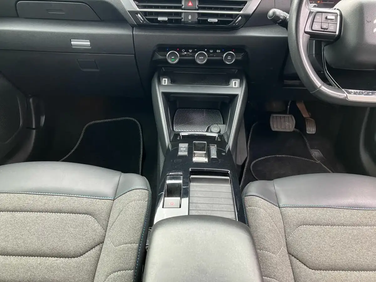 2021-citroen-c4-12-puretech-sense-plus-eat8-big-16