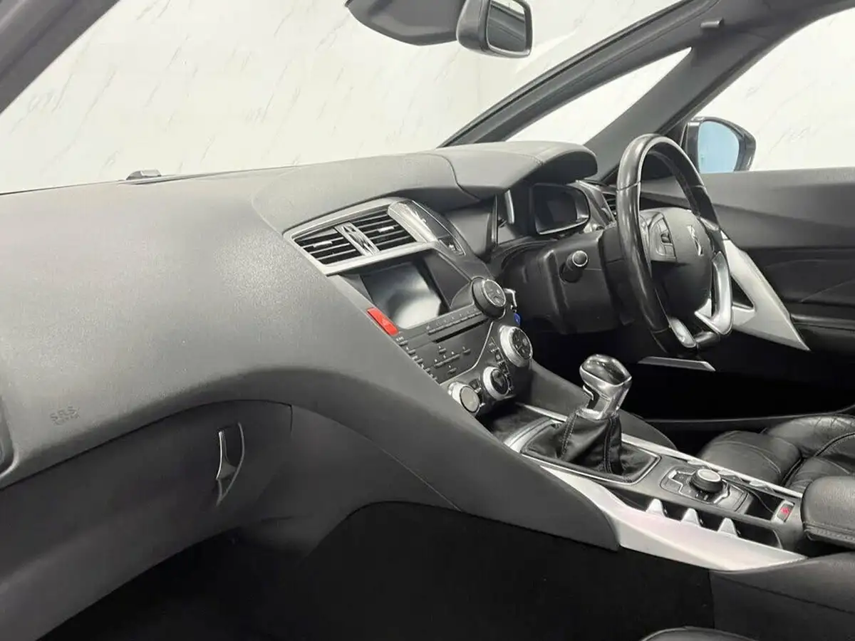 2013-citroen-ds5-20td-dsport-big-13