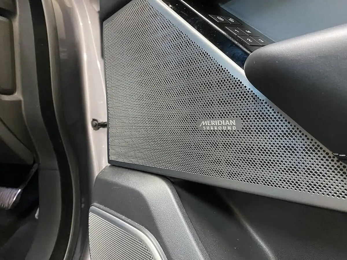 2019-land-rover-range-rover-velar-30-d300-r-dynamic-hse-big-47