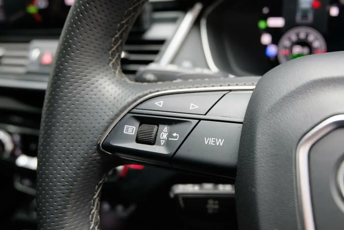 2024-audi-q5-20-45-tfsi-black-edition-station-wagon-big-14