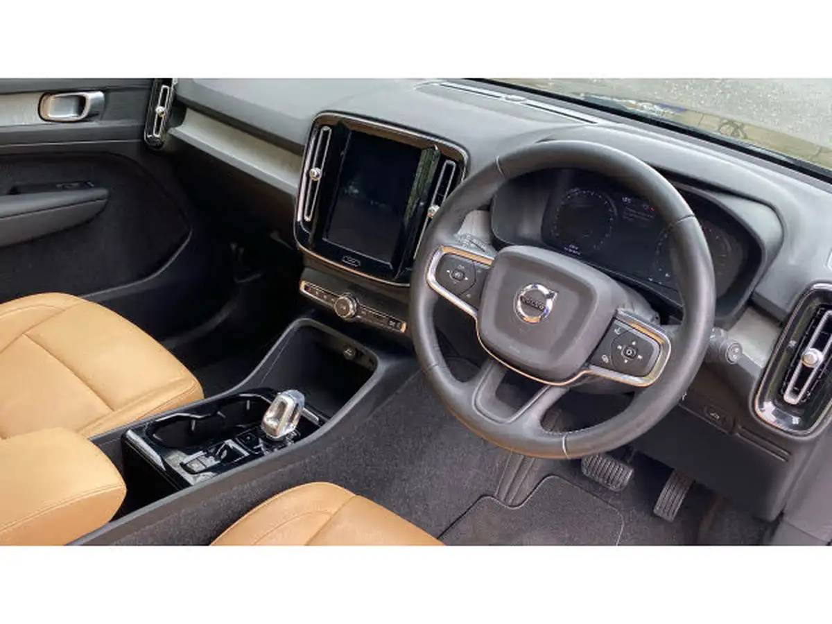 2020-volvo-xc40-20-b4-inscription-big-4
