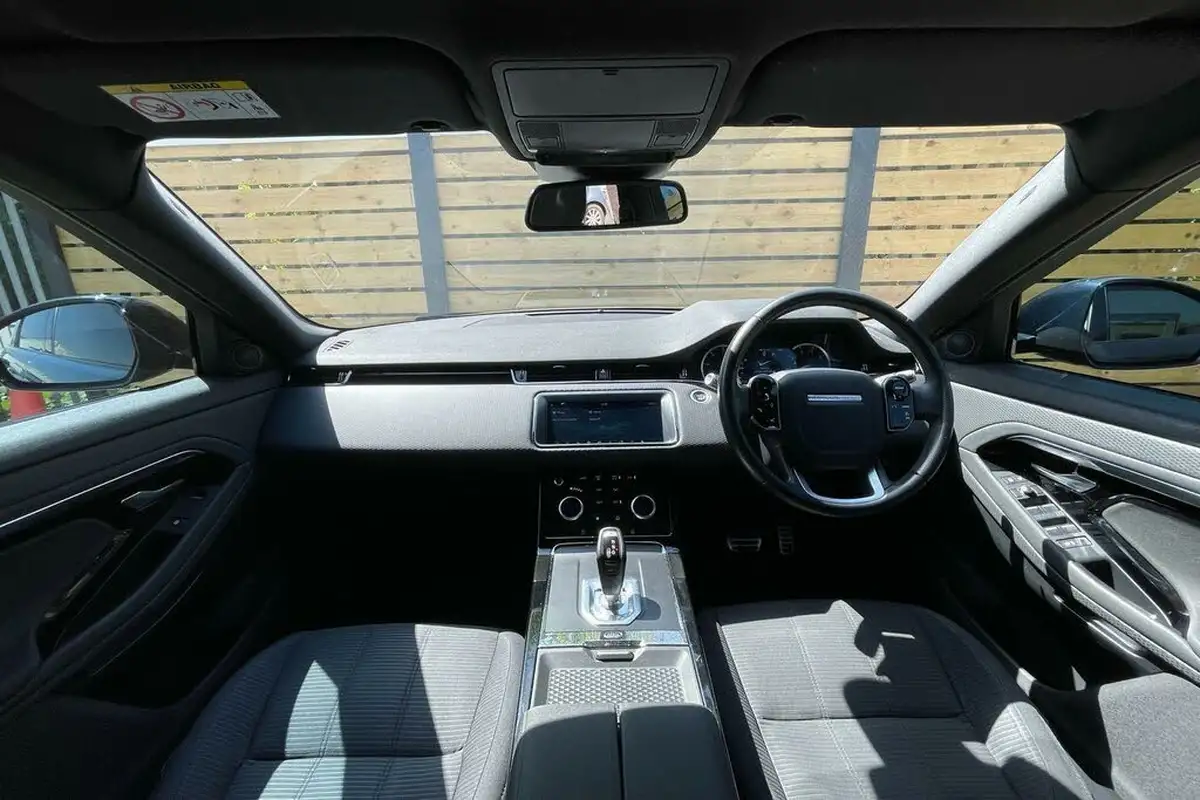 2020-land-rover-range-rover-evoque-20-p200-r-dynamic-200bhp-big-2