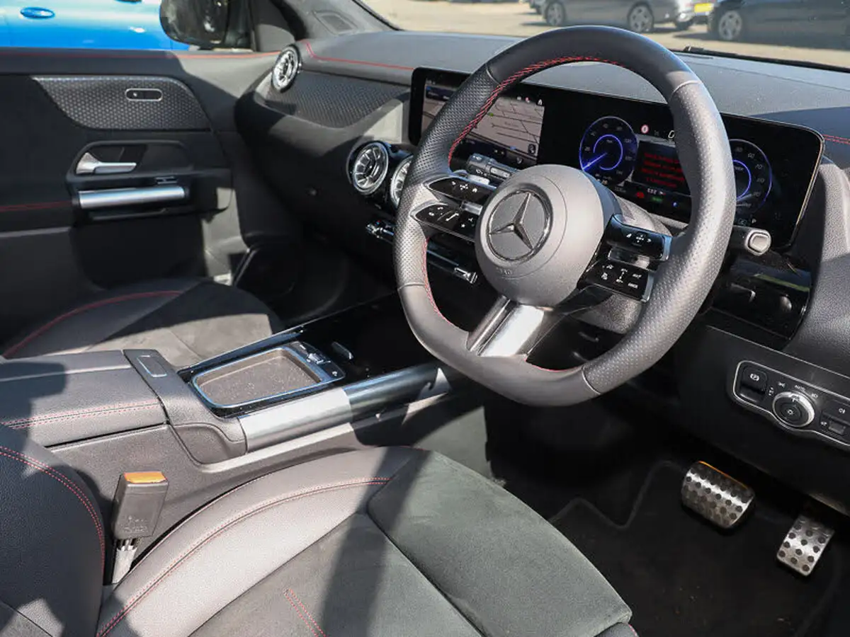 2024-mercedes-benz-eqa-e-eqa-250-amg-line-executive-big-10