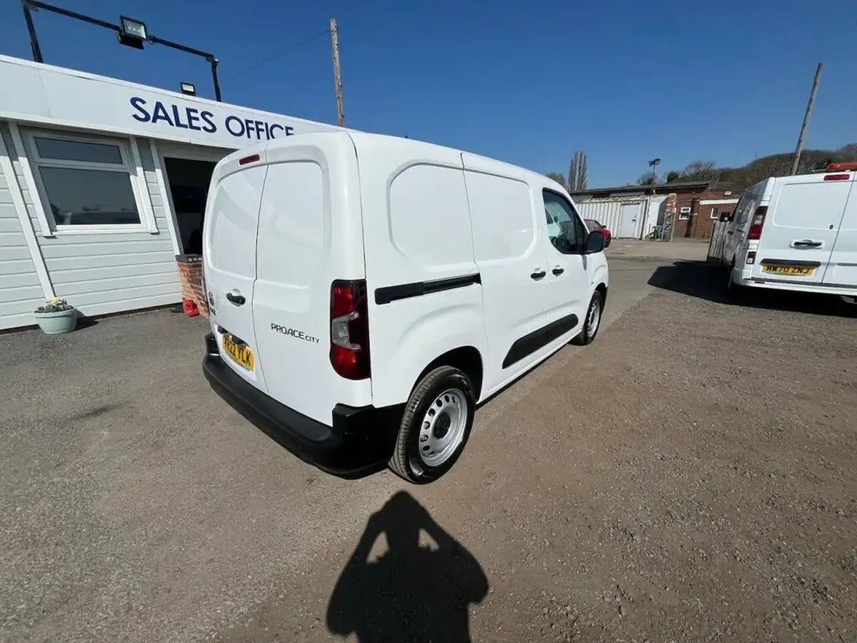 2022-toyota-proace-city-15d-active-big-8