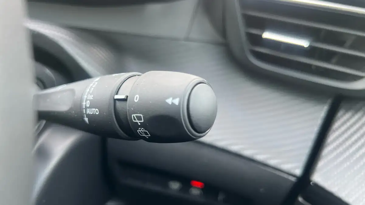 2023-peugeot-2008-suv-12-puretech-allure-premium-100bhp-big-27