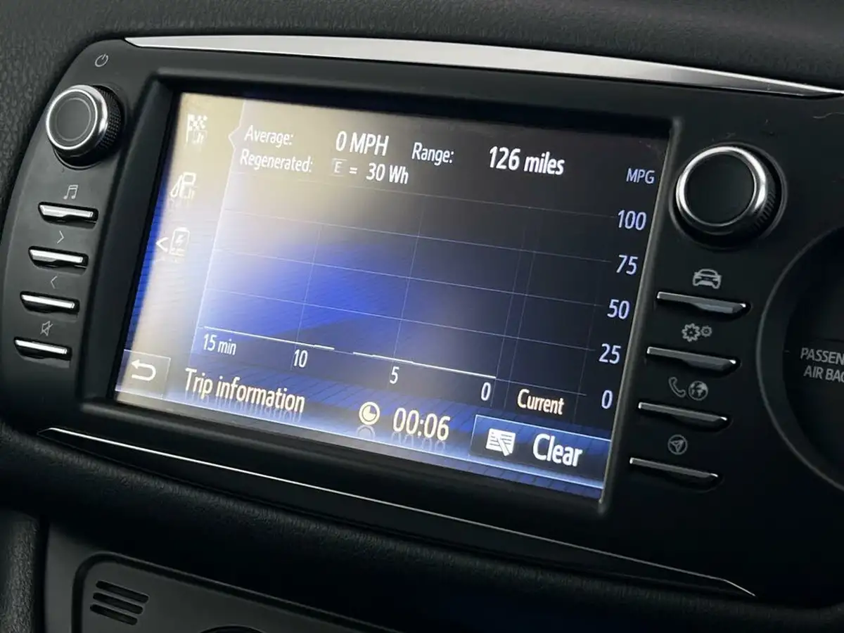2019-toyota-yaris-15-vvt-i-y20-98bhp-hybrid-1497cc-e-cvt-big-27