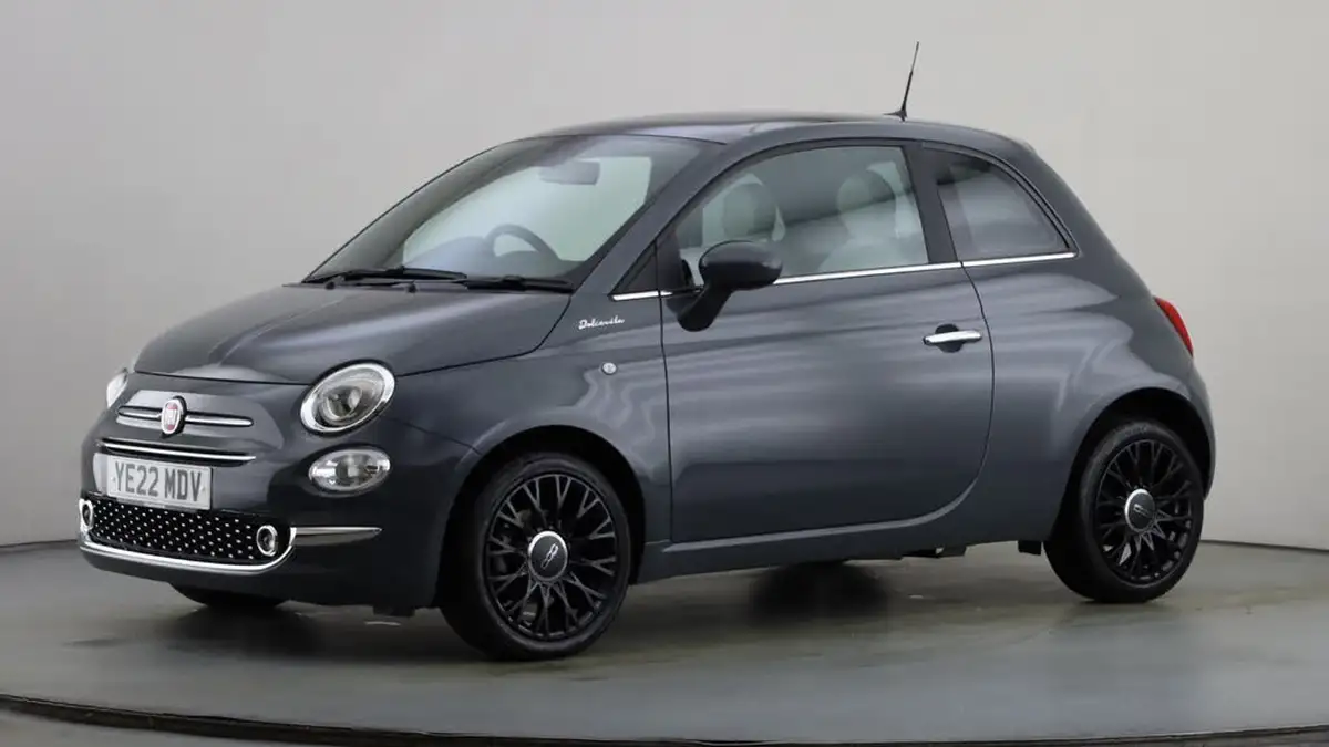2022-fiat-500-10-dolcevita-big-14