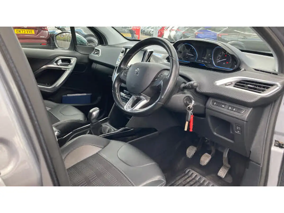 2015-peugeot-2008-crossover-12-puretech-allure-82bhp-big-13