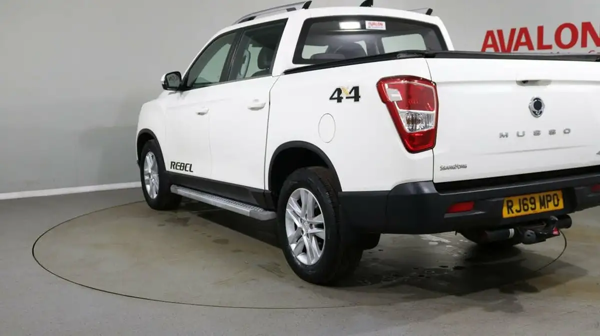 2020-kgm-ssangyong-musso-22td-rebel-eu6-auto-big-5