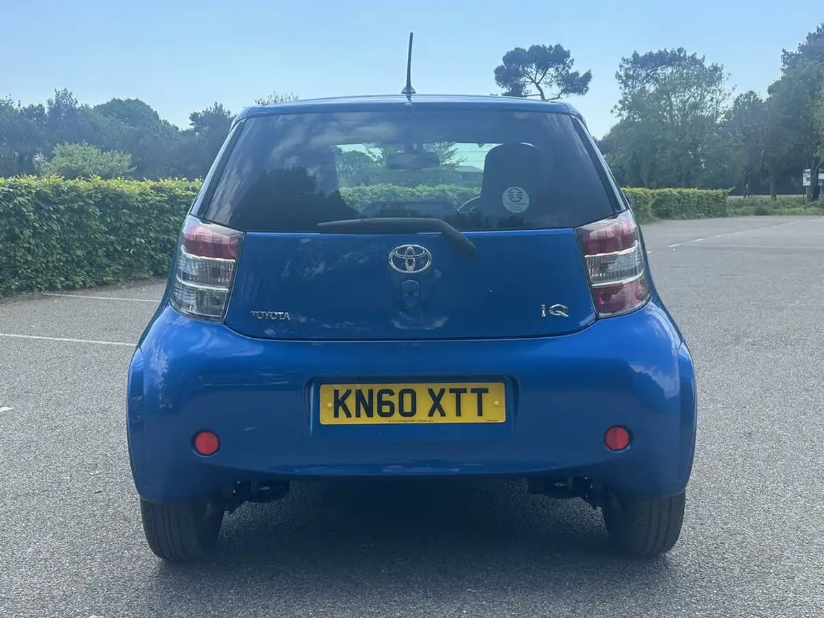 2010-toyota-iq-10-2-big-5