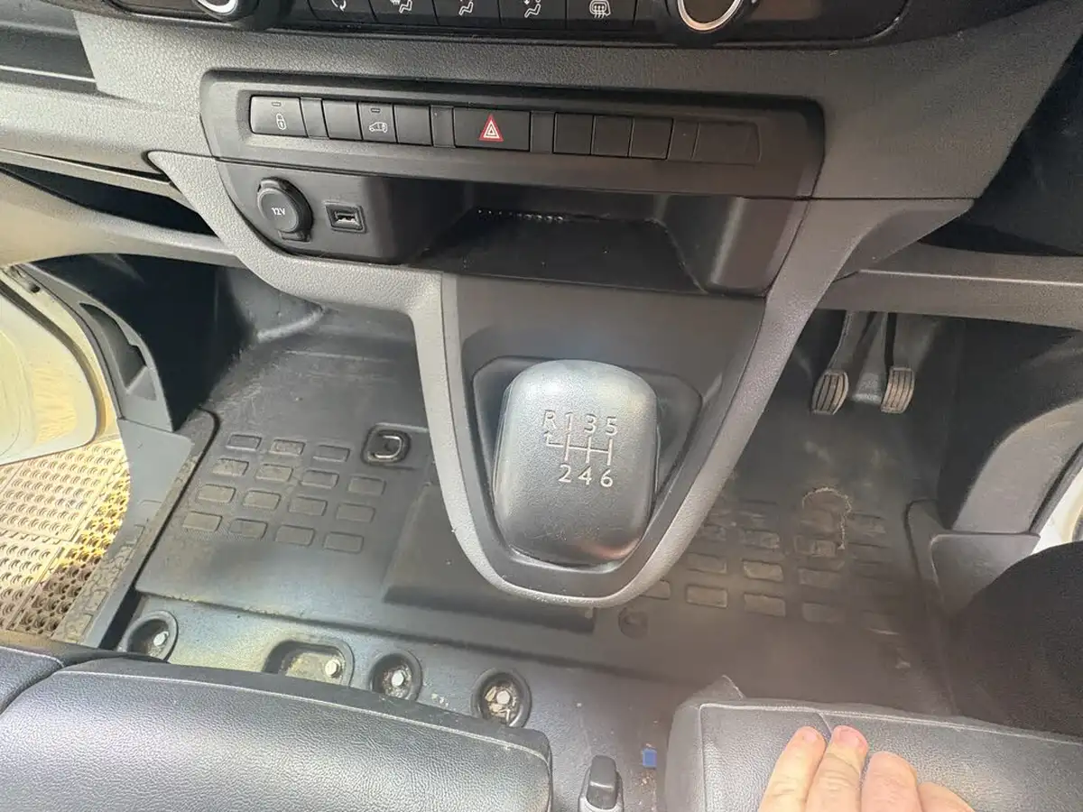 2019-citroen-dispatch-20bluehdi-enterprise-m-1400-120pseu6d-ss-panel-big-15