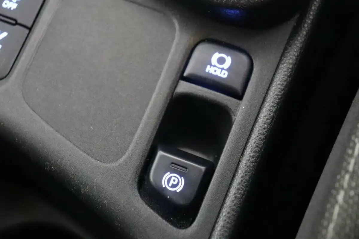 2022-toyota-yaris-cross-15-vvt-i-icon-big-29