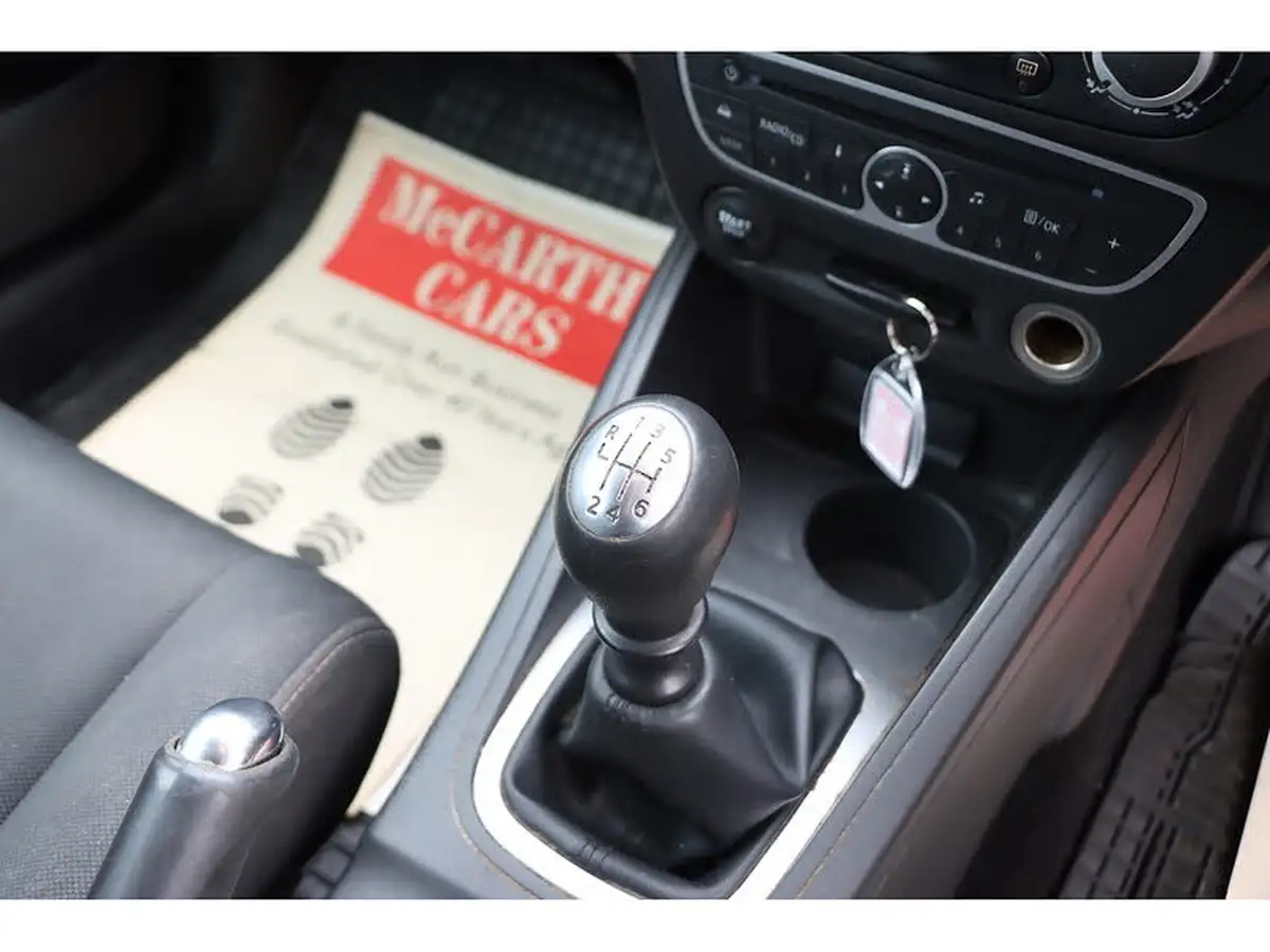 2009-renault-megane-16-expression-vvt-110bhp-hatchback-5d-big-9