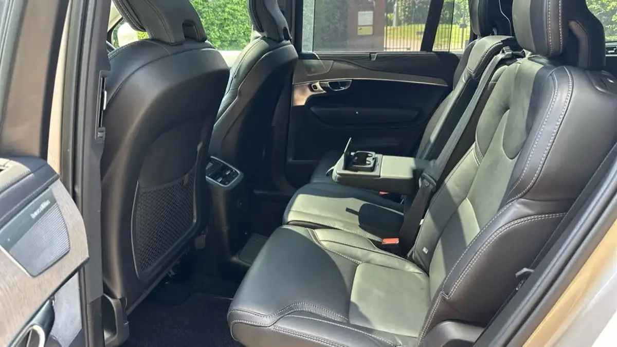2024-volvo-xc90-20-t8-ultimate-dark-big-26