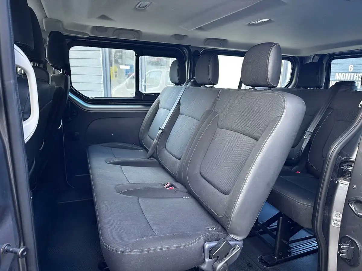 2019-renault-trafic-16dci-ll29-120-sport-nav-eu6c-bus-9-seats-big-22