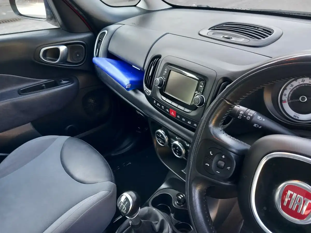 2013-fiat-500l-09-lounge-big-10