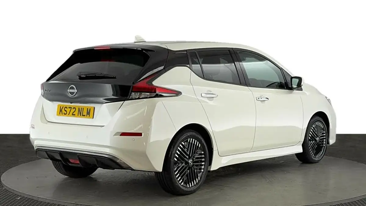 2022-nissan-leaf-e-n-connecta-39kwh-big-3