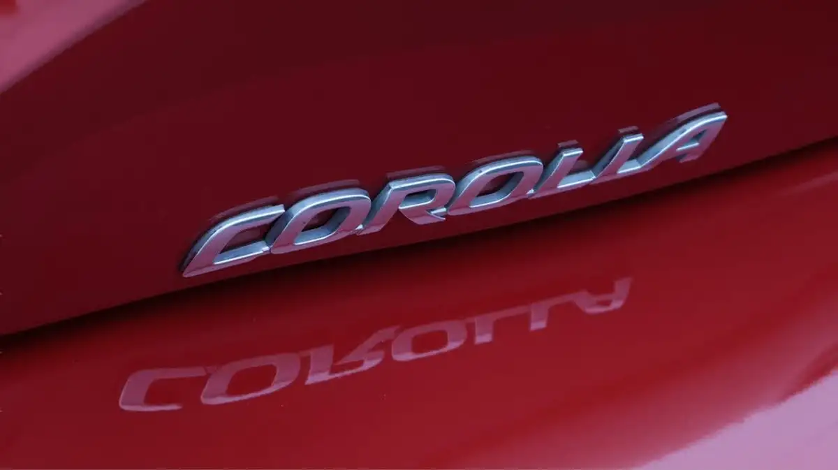2021-toyota-corolla-18-vvt-i-gr-sport-trk-hatchback-big-21