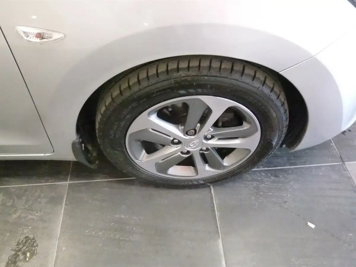2015-hyundai-i30-14-se-big-17