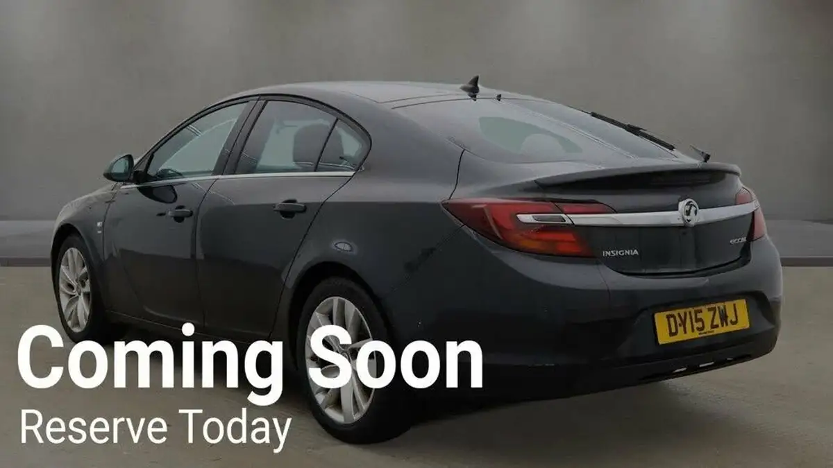 2015-vauxhall-insignia-20cdti-sri-140ps-navss-ecoflex-hatchback-5d-big-1