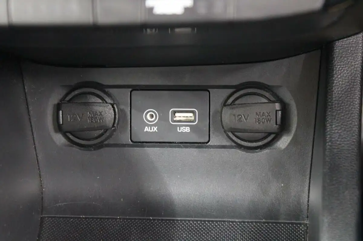 2016-hyundai-i20-10-active-big-20